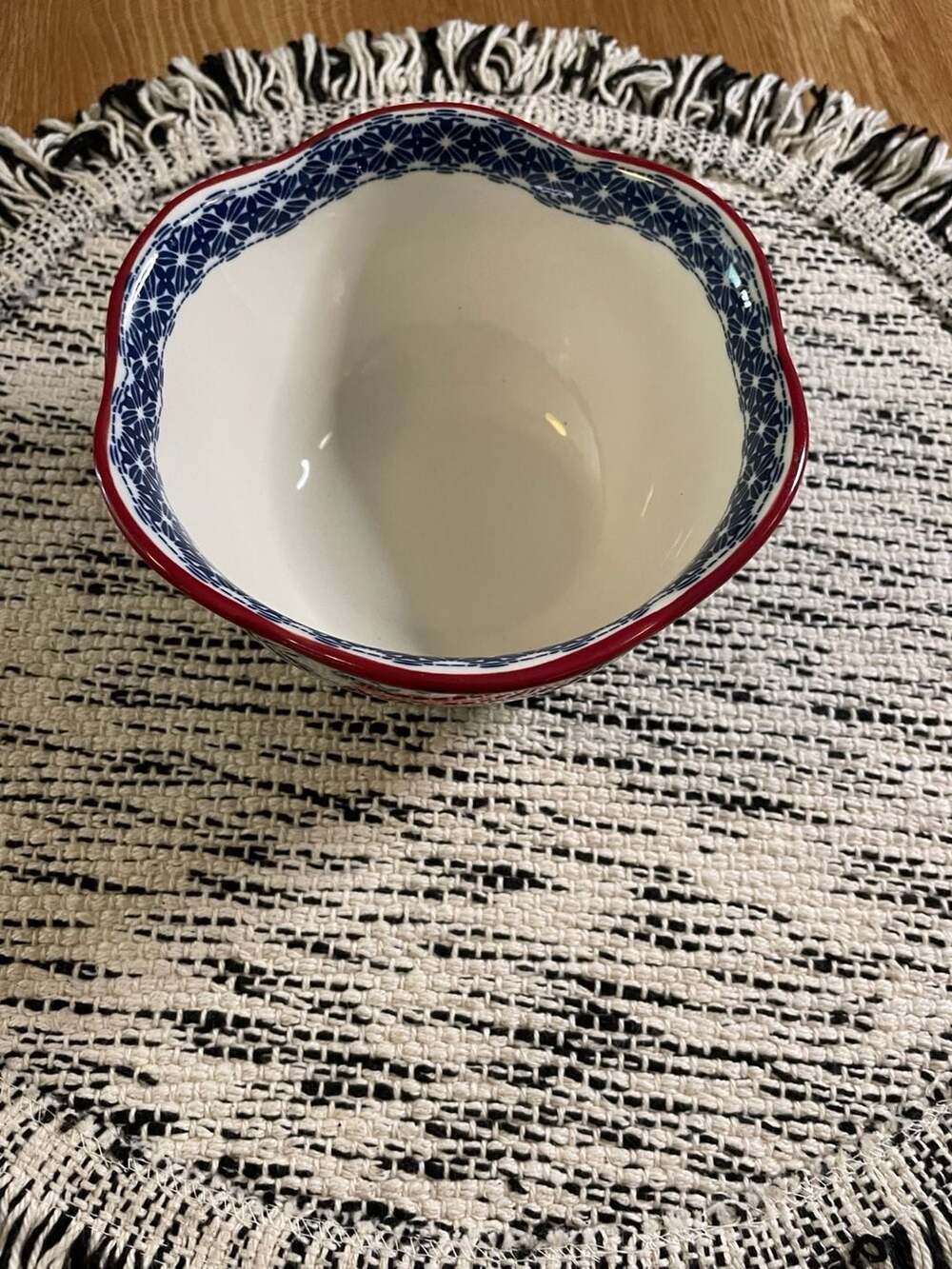 The Pioneer Woman Heritage Floral Soup/Cereal Bowl with Scalloped Edges - Picture 2 of 3